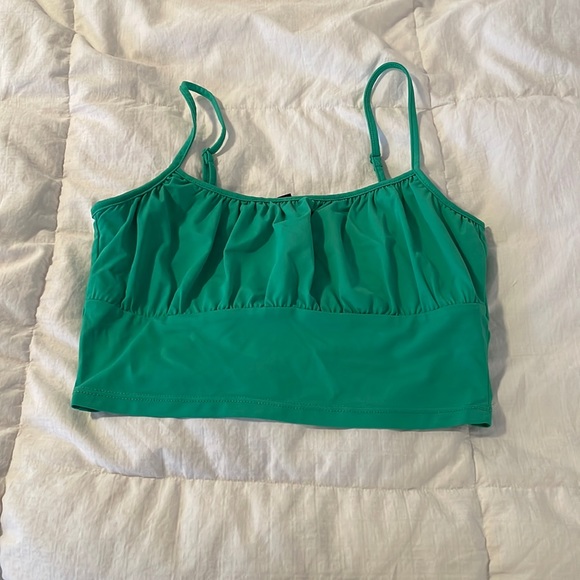 H&M Green Ruffled Crop Top - Picture 1 of 3